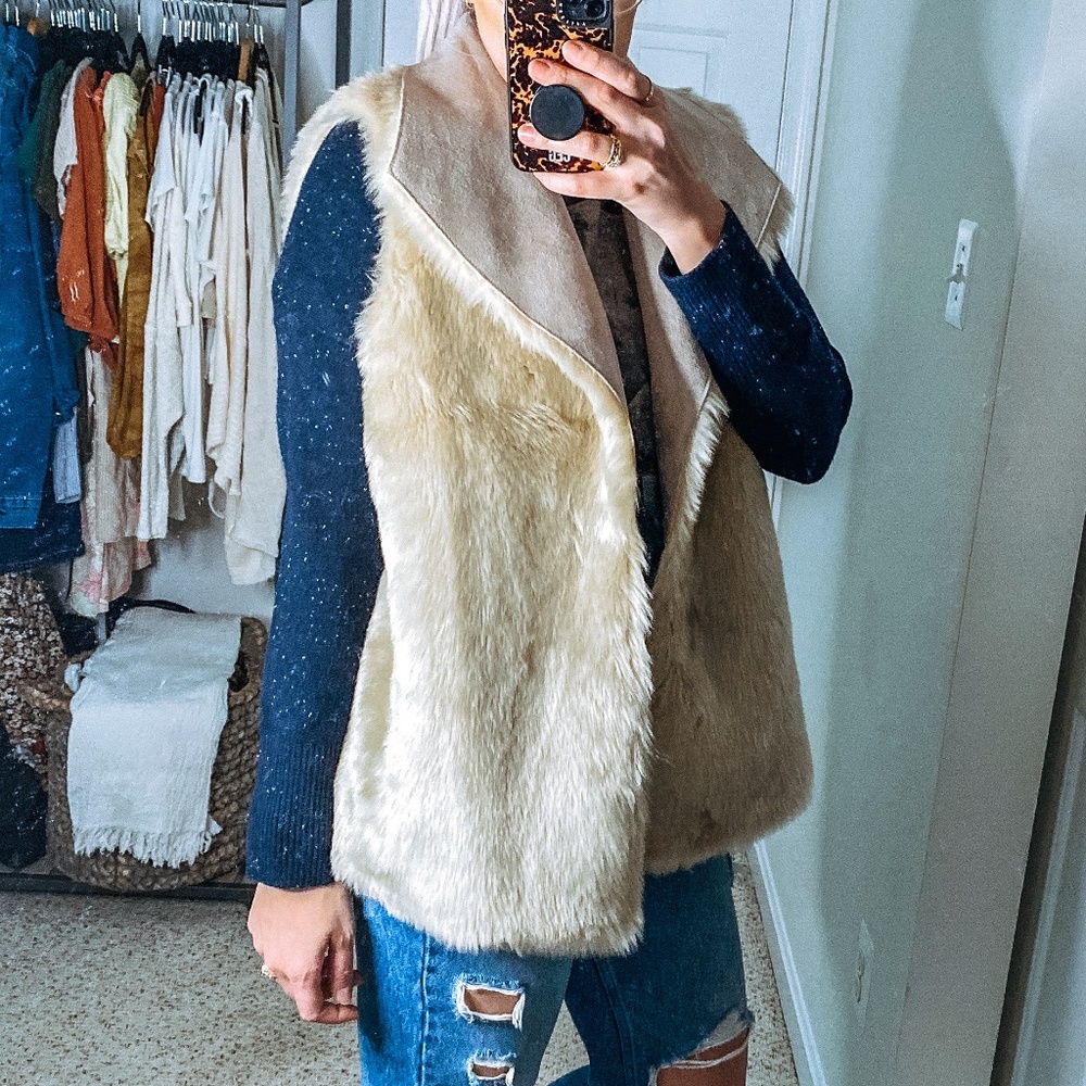Loft Reversible Faux Fur Shearling Taupe Vest - Picture 6 of 8
